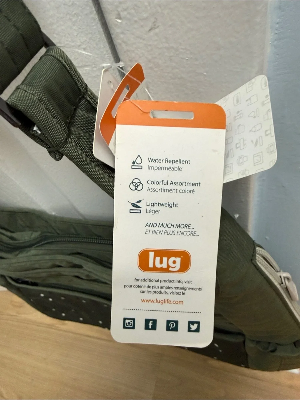 lug sleek shoulder